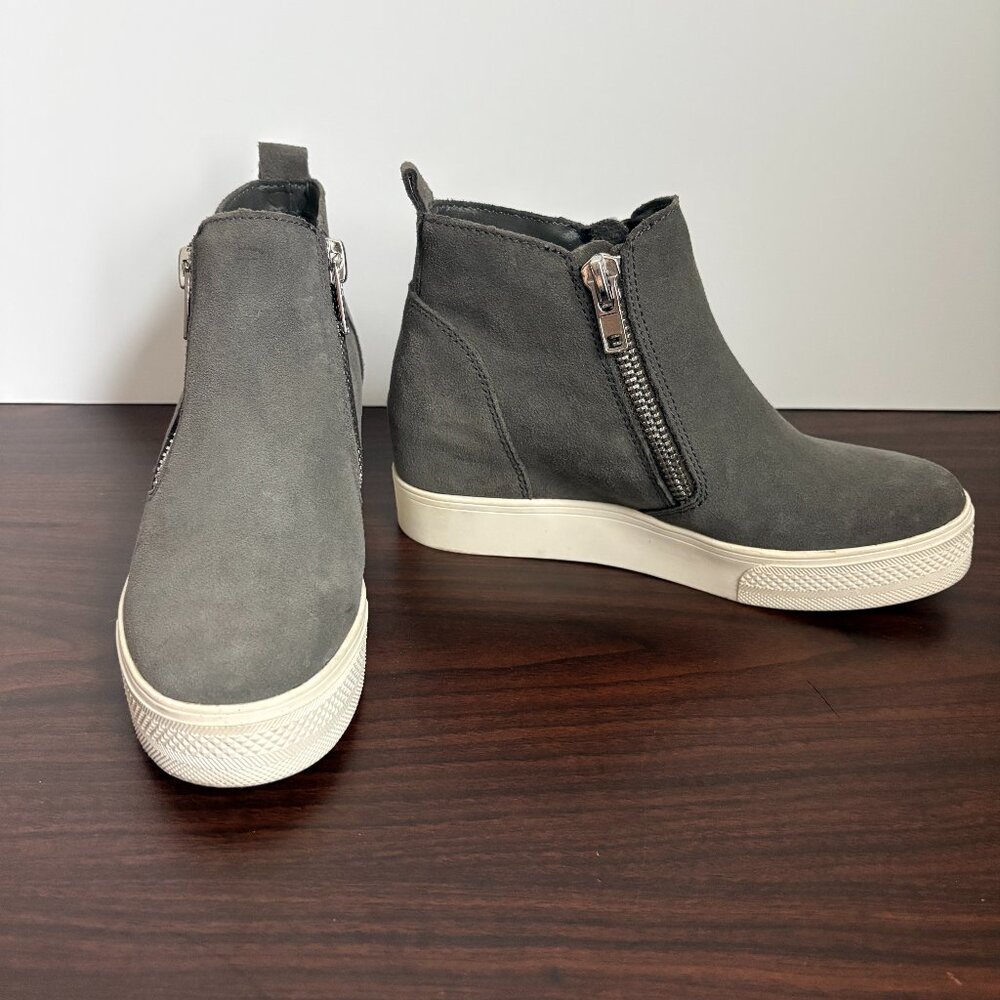 Steve Madden Boots Women's Wedgie Shoes Gray Suede Platform Comfort Ankle Size 7
